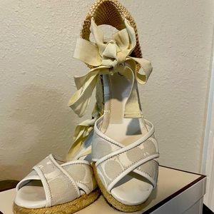 Coach Tie-up Wedges